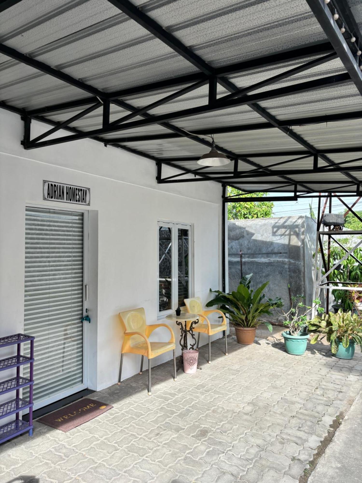 Adrian Family Homestay Ngabean Exterior photo